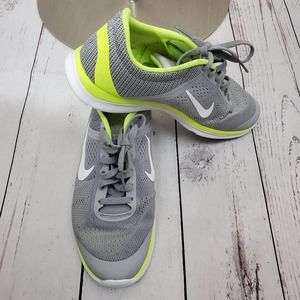 Nike TR 4 Cross Trainer Running Sneakers Size: 8